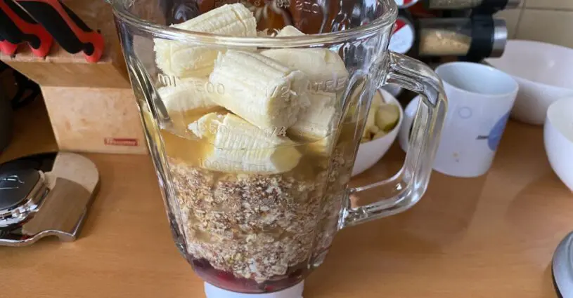 Suroviny v mixéri pred mixovaním