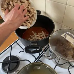 Dusenie pridaných šampiňónov