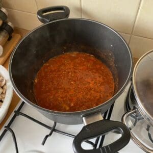 Pridaná mletá paprika do dusenej cibule